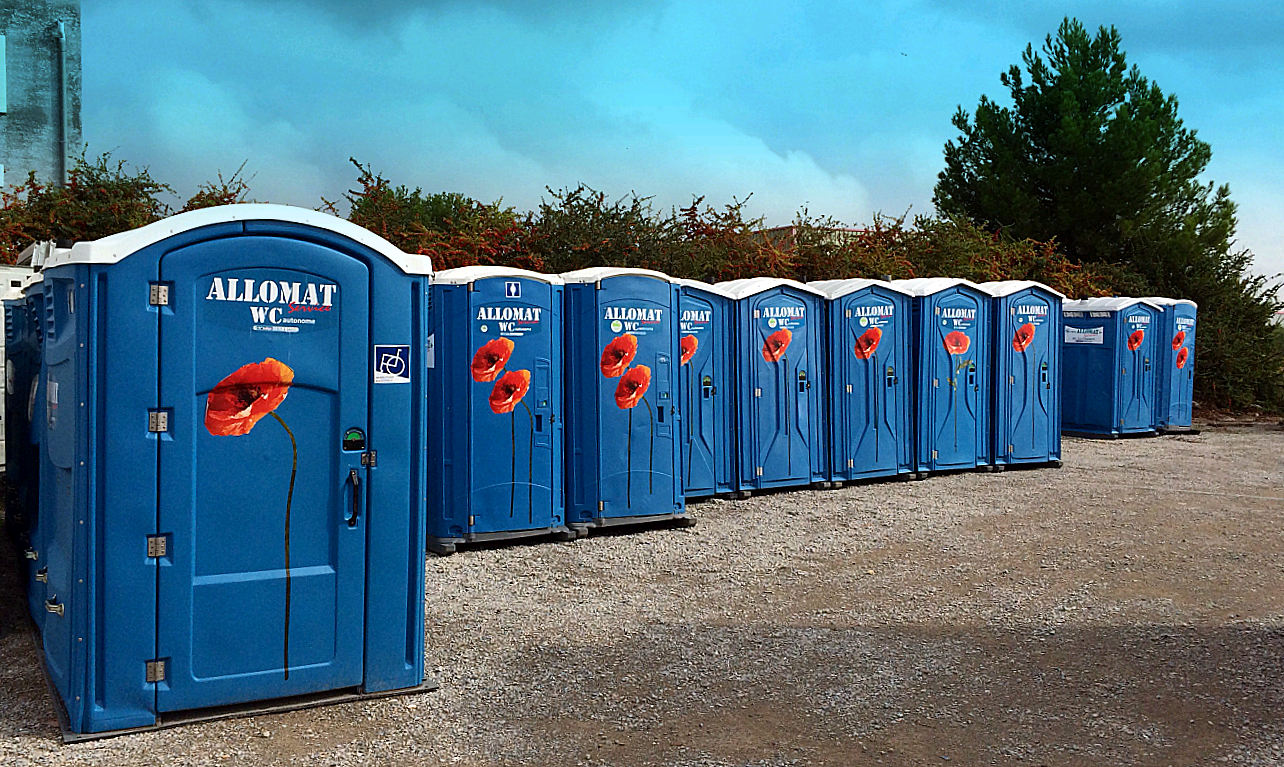 toilette autonome allomat pour chantier ou pour événement