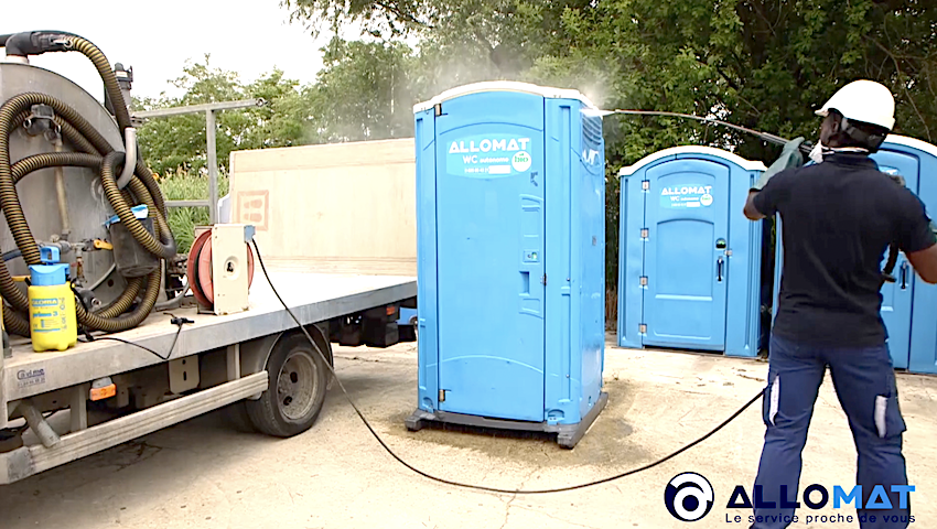 Toilette autonome chimique de chantier allomat vidange et nettoyage