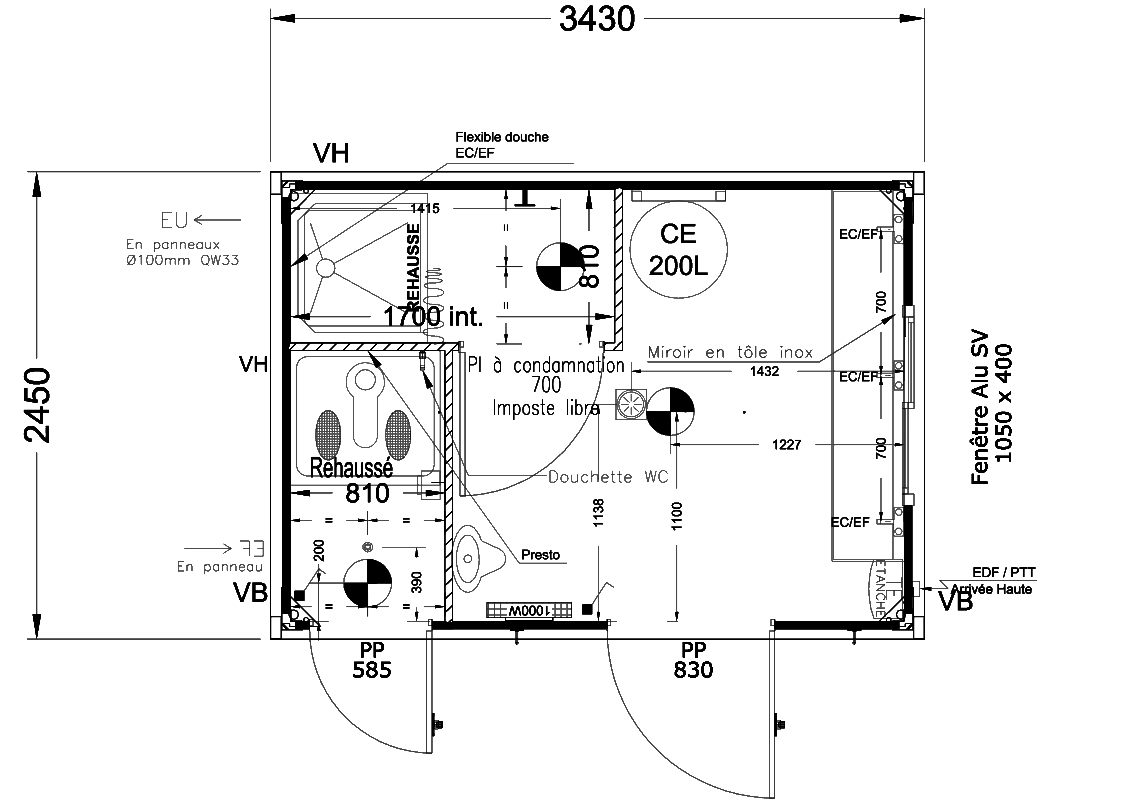 Plan d'un bungalow sanitaire avec 2 portes ouvertes, celle de gauche qui donne sur un WC à la turque et celle de droite sur un chauffe-eau 200L, avec à gauche un lavabo et une douche.