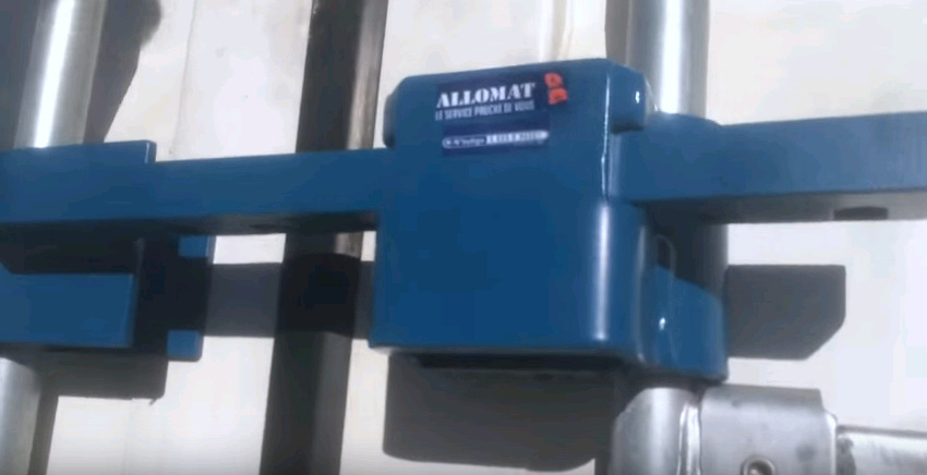 Vidéo de démonstration de l'utilisation de la barre de protection pour conteneur KADMAT d'ALLOMAT