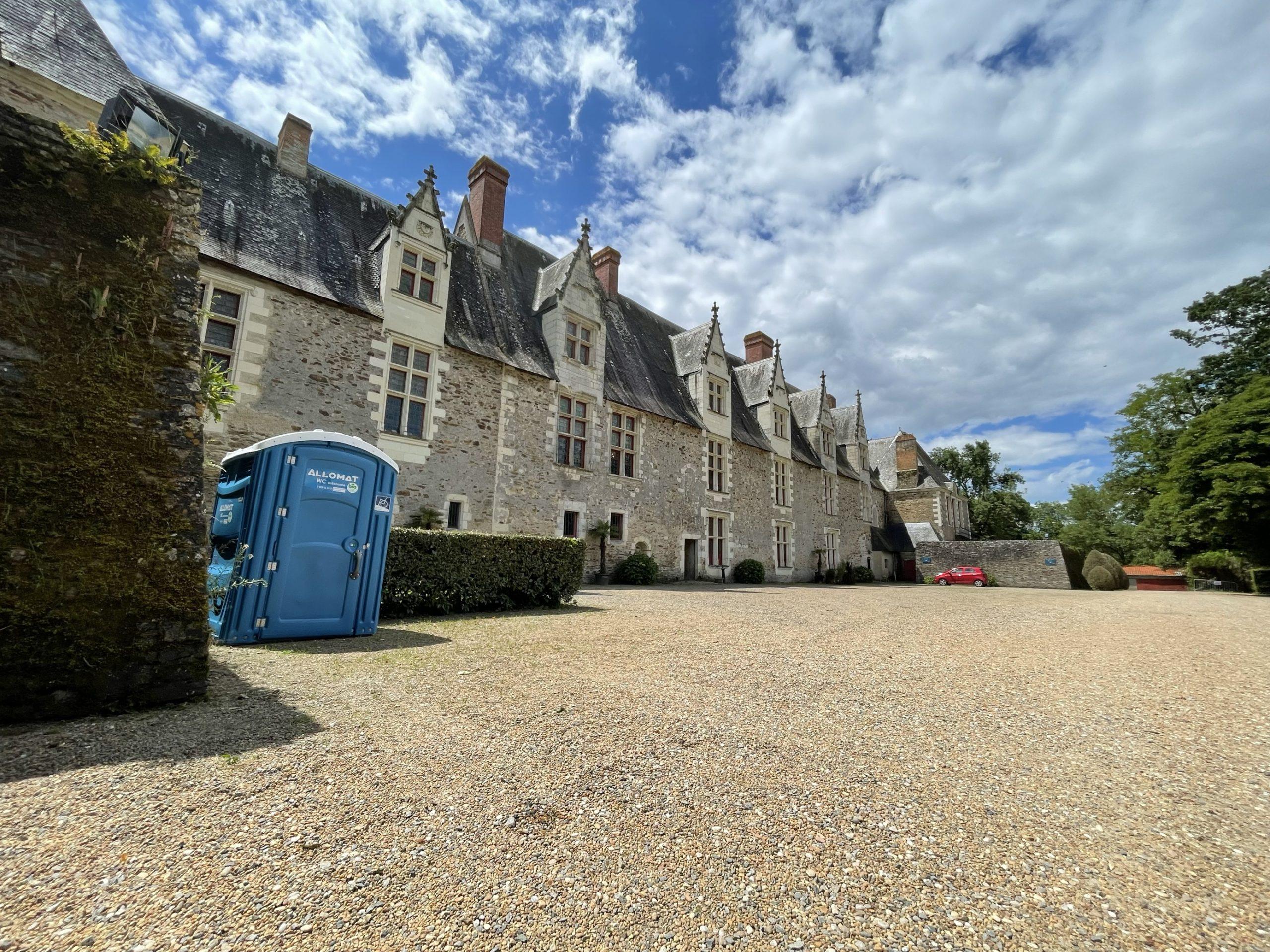 Location Handisan - WC autonome pour personnes à mobilité réduite (PMR)