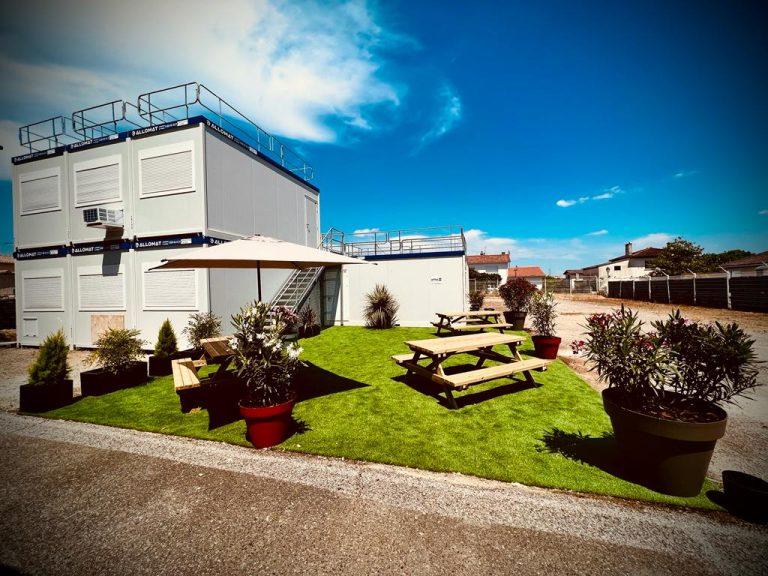 Bâtiment modulaire de construction Allomat sur deux niveaux.