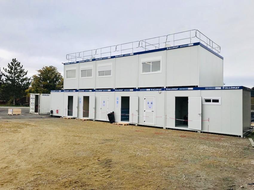 Bâtiment modulaire Allomat de grande capacité, idéal comme base vie de chantier.