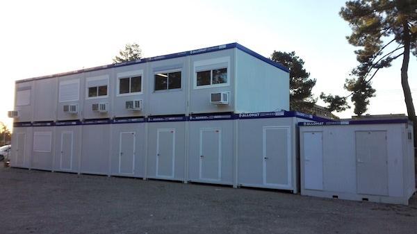 Installation temporaire et complète de bureaux et vestiaires en location bureau modulaire.