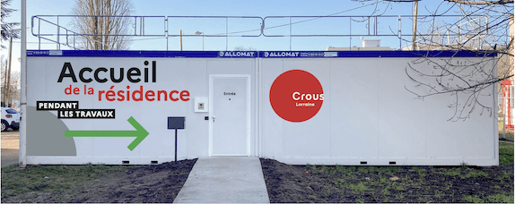 Module préfabriqué Allomat en location, servant d'accueil temporaire Crous Lorraine pendant les travaux.
