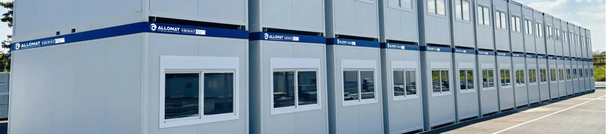 Modules DOMINO ALLOMAT alignés chez EMD avec le logo ALLOMAT