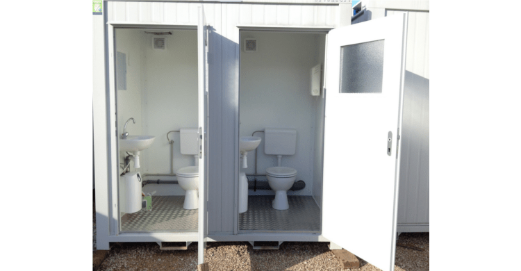 Location sanitaire double raccordable, 2 WC à l'anglaise, 2 lave-mains, 2 convecteurs